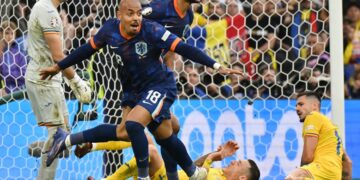 Hollanda, Romanya’yı 3 golle devirip çeyrek finale yükseldi!