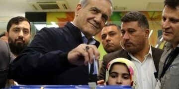 İran’daki seçim yarışında ‘Türk aday’ Pezeşkiyan öne geçti