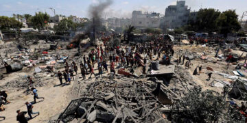 İsrail, Gazze’de ‘güvenli bölge’ ilan ettiği El Mevasi’yi vurdu