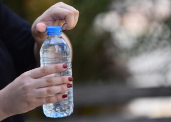 İstanbul’da yarım litrelik pet şişe suyun fiyatı 10 liraya yükseldi