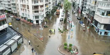 İzmir’de beş ilçe için deprem uyarısı!