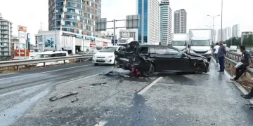 Esenyurt’ta 15 araçlı zincirleme trafik kazası