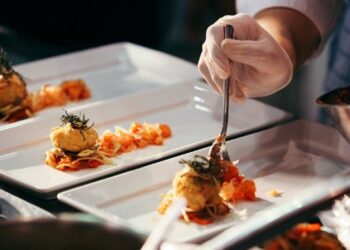 Konaklama ve yeme içme sektörü istihdamda rekor seviyeye ulaştı