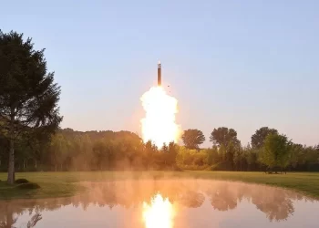 Kore Yarımadası’nda gerilim doruk noktasında! Balistik füzeler fırlatıldı