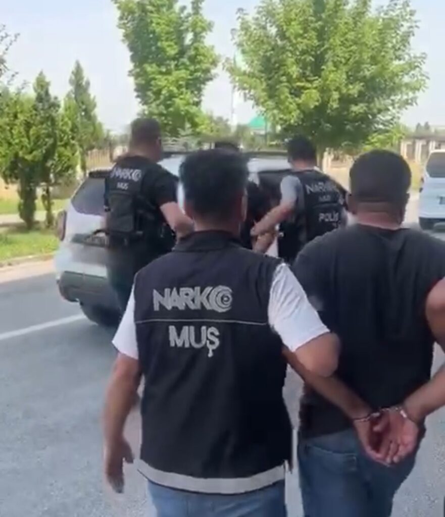 mus ta 36 yil 11 ay hapis cezasi bulunan 2 kisi yakalandi habermeydan