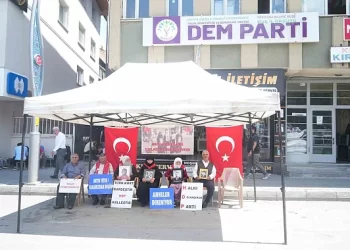 Muş’ta ailelerin evlat nöbeti sürüyor!