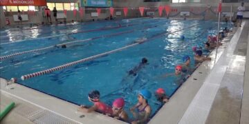 Muş’ta, çocuklar “yüzme bilmeyen kalmasın” projesine yoğun ilgi gösterdi!