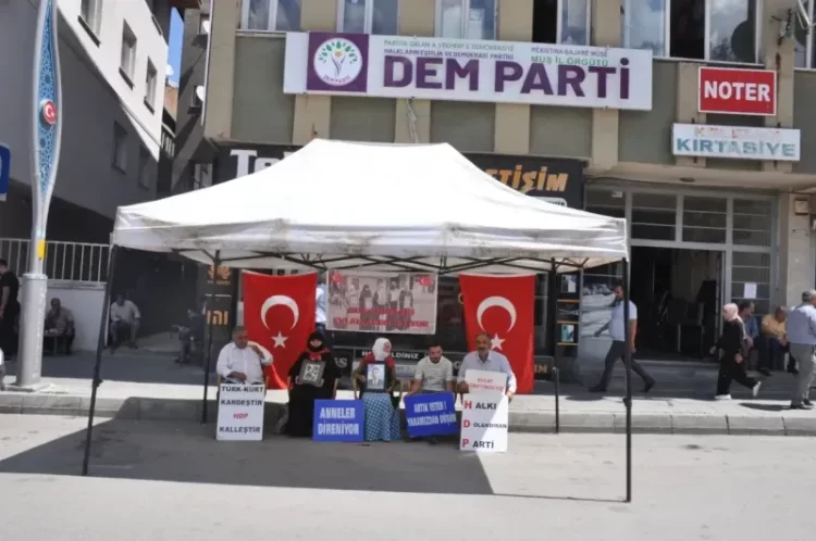 muslu ailelerin evlat nobeti kararlilikla suruyor2 habermeydan