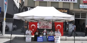 Muşlu ailelerin evlat nöbeti kararlılıkla sürüyor!