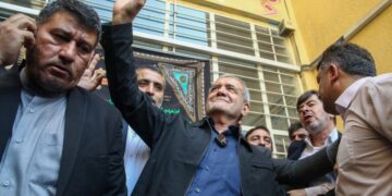 İran’da Azeri Türk’ü Pezeşkiyan Cumhurbaşkanı seçildi