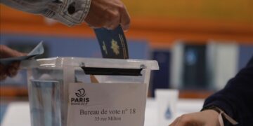 Fransa’da sandık çıkış anketleri paylaşıldı