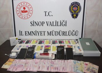 Sinop'ta, işyerinden hırsızlık olayıyla ilgili 2 kişi yakalandı! Sinop’ta, işyerinden hırsızlık olayıyla ilgili 2 kişi yakalandı!