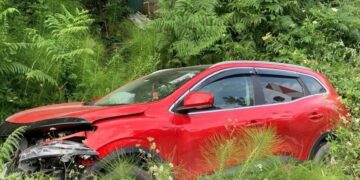 Sinop’ta, şarampole devrilen otomobilde 2 kişi yaralandı!