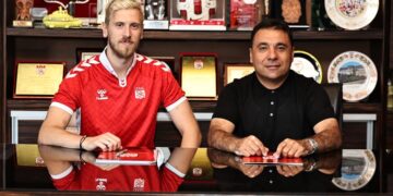 Sivasspor, Uros Radakovic’i kadrosuna kattı!
