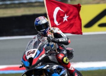 Toprak Razgatlıoğlu, Çekya’da hat-trick yaptı!