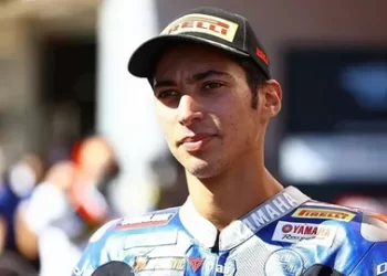 Toprak Razgatlıoğlu’ndan İngiltere’de 3’te 3!