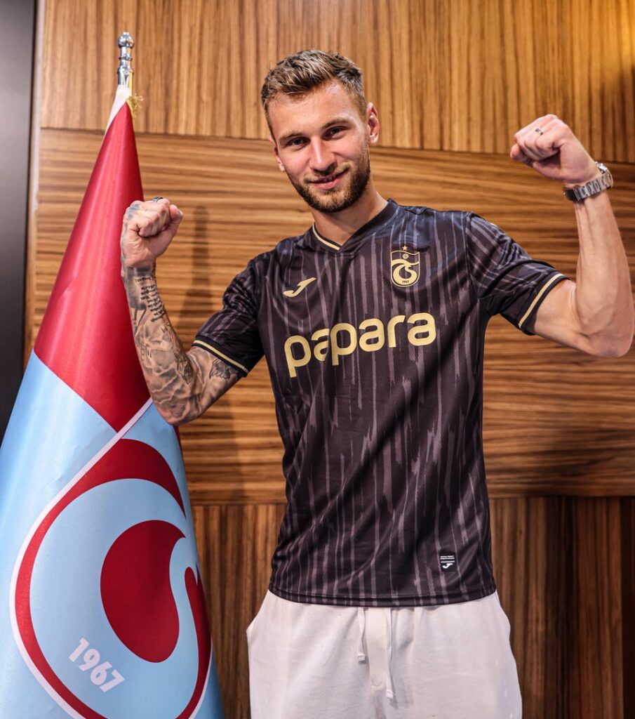 trabzonspor denis dragus icin imza toreni duzenledi habermeydan e1721750309689