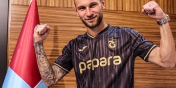 Trabzonspor, Denis Draguş için imza töreni düzenledi!