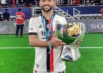 Umut Meraş Beşiktaş’tan ayrıldığını açıkladı!