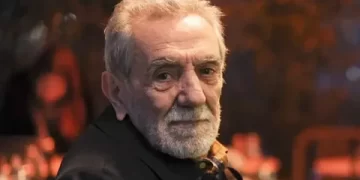 Usta oyuncu Aydemir Akbaş yaşamını yitirdi