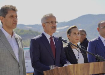 Bakan Uraloğlu: Seyahat süresi 10 dakikaya inecek Bakan Uraloğlu: Seyahat süresi 10 dakikaya inecek