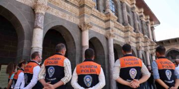 Diyarbakır’da “Turizm Polisi” göreve başladı