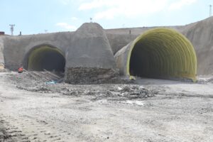 Van Hakkari arasindaki 40 dakikalik guzergah 6 dakikaya dusecek1 habermeydan