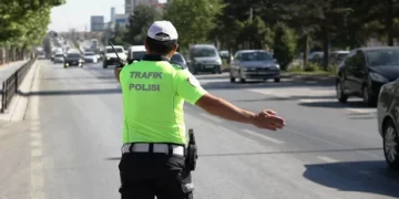 15-22 Ağustos tarihlerinde 2 milyon 488 bin 264 araç denetlendi