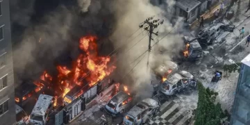 Bangladeş’te fabrika yangınında kaybolan 130 kişi için arama çalışmaları sürüyor