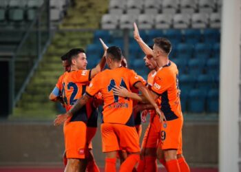 Başakşehir, La Fiorita deplasmanında 4 golle turladı!