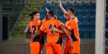 Başakşehir, La Fiorita deplasmanında 4 golle turladı!