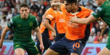 Başakşehir, St. Patrick’s’i 2 golle geçip Konferans Ligi gruplarına kaldı!