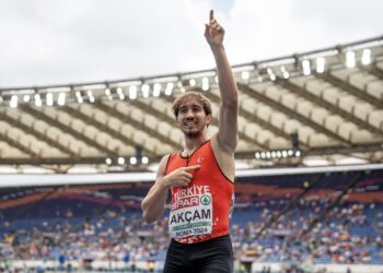 Berke Akçam, Paris 2024’te yarı finale yükseldi!