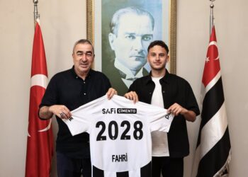 Beşiktaş, Fahri Kerem Ay ile sözleşme yeniledi!