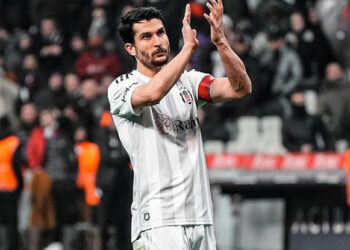Beşiktaş’ta, Necip Uysal sakatlandı