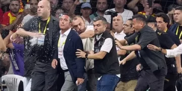 Fenerbahçe, 54 kişi hakkında suç duyurusunda bulunulduğunu açıkladı!
