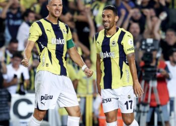 Fenerbahçe, Alanyaspor'u 3 golle geçti! Fenerbahçe, Alanyaspor’u 3 golle geçti!