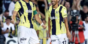 Fenerbahçe, Alanyaspor’u 3 golle geçti!