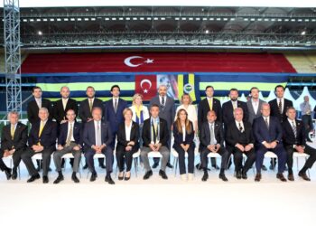 Fenerbahçe yönetiminde 2 istifa birden! Fenerbahçe yönetiminde 2 istifa birden!