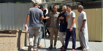 İsrail gözaltında tuttuğu 23 Filistinliyi serbest bıraktı