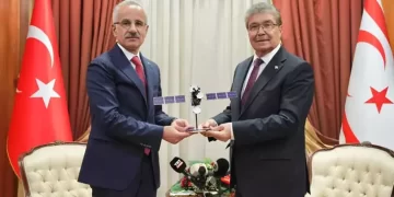 Bakan Uraloğlu, KKTC Başbakanı Üstel ile görüştü