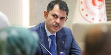 Bakan Kurum İzmir’deki yangınının bilançosunu açıkladı