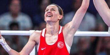 Milli boksör Hatice Akbaş, Paris 2024’te yarı finale yükseldi!