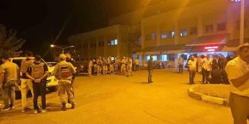 Muş’ta, akraba olan iki aile arasındaki bıçaklı kavgada 6 kişi yaralandı!