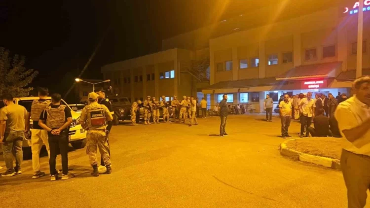 mus ta akraba olan iki aile arasindaki bicakli kavgada 6 kisi yaralandi habermeydan