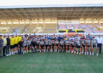 Muş Valisi Avni Çakır, sezon öncesi Muşspor’u ziyaret etti!