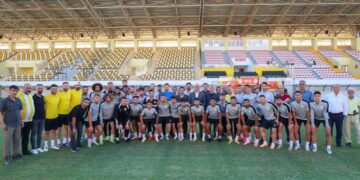 Muş Valisi Avni Çakır, sezon öncesi Muşspor’u ziyaret etti!