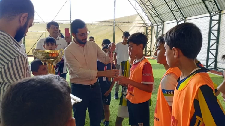 mus varto da kur an kursu ogrencileri arasinda duzenlenen futbol turnuvasi sona erdi habermeydan