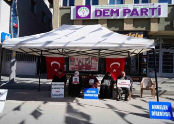 Muşlu ailelerin evlat nöbeti kararlılıkla sürüyor!