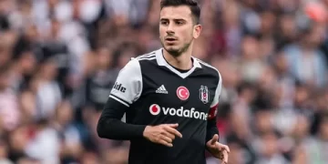 Oğuzhan Özyakup, profesyonel futbol kariyerini sonlandırdı!